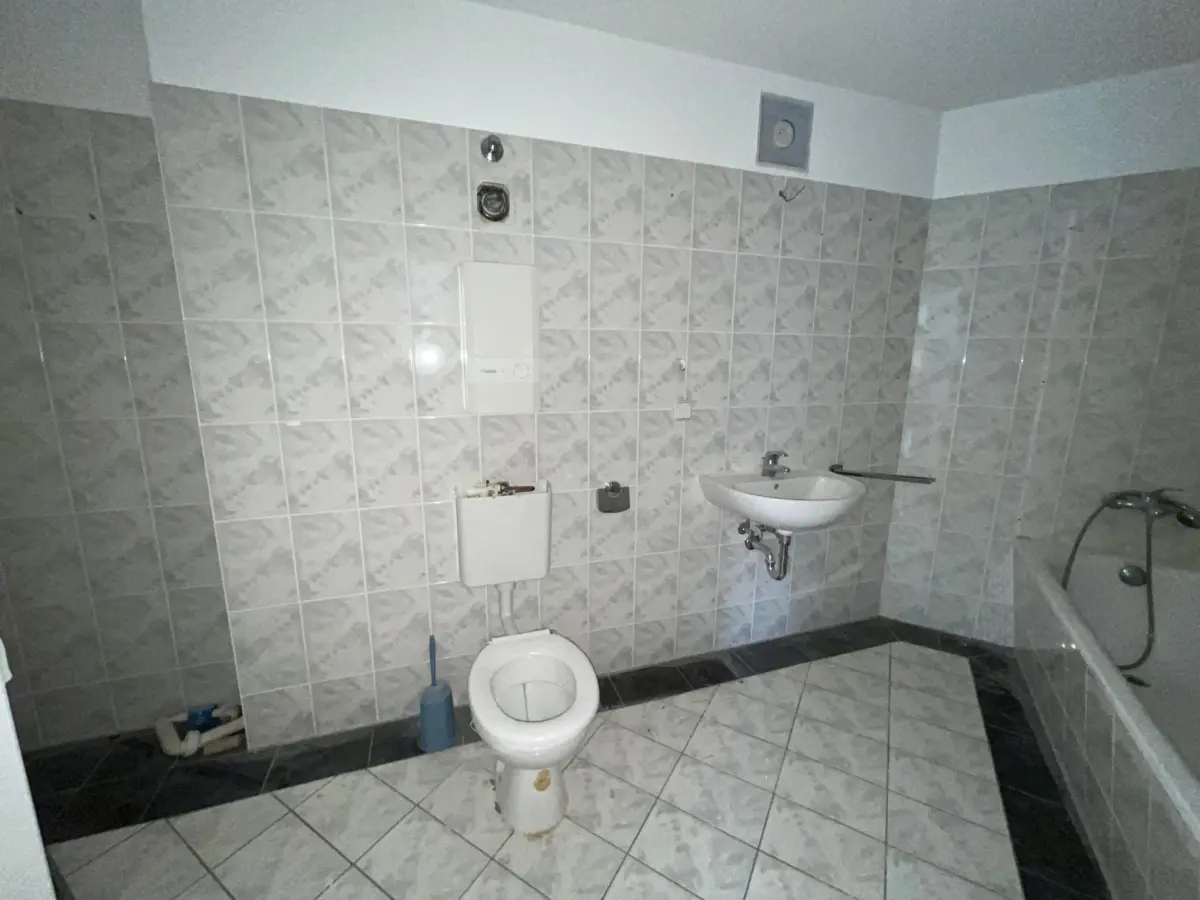 Badezimmer (WC wird ersetzt)