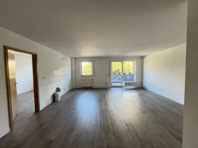 Charme trifft Funktion: Stilvolle Wohnung mit Balkon, 38820 Halberstadt, Wohnung