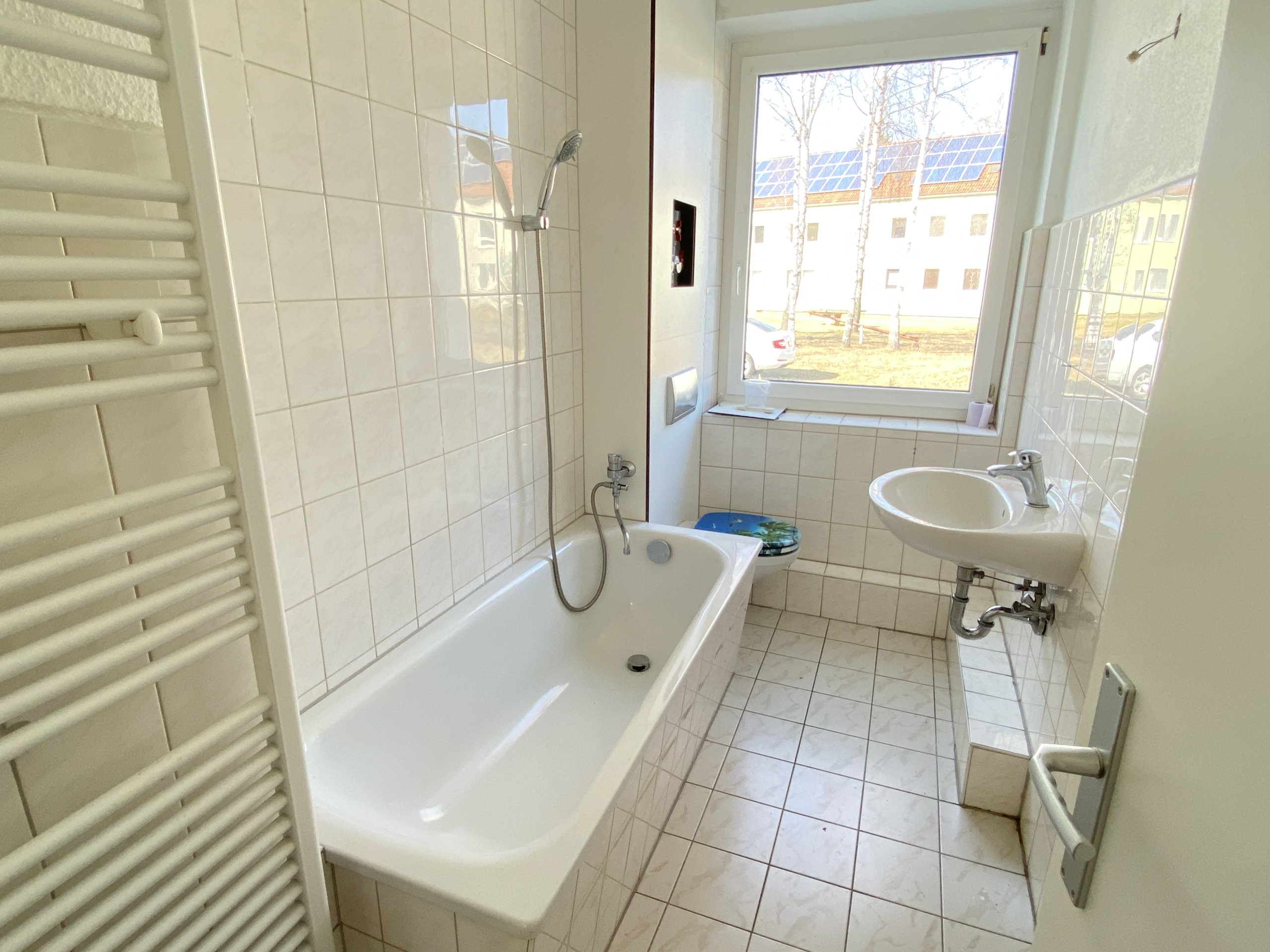 Tageslichtbad mit Badewanne