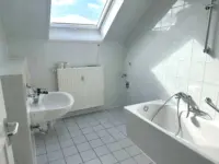 Geräumiges, helles Bad
