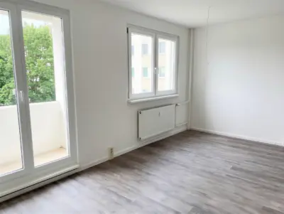 * Ihr neues Zuhause wartet aus Sie * 3 Zimmerwohnung mit Balkon, 06122 Halle (Saale), Wohnung