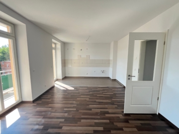 Kaßberg-Wohnung mit Balkon – Komfortabler Stellplatz auf Wunsch, 09112 Chemnitz (Kaßberg), Erdgeschosswohnung