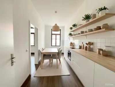 Im Herzen von Chemnitz mit Einbauküche – zentrale Lage und Altbauflair, 09111 Chemnitz, Wohnung