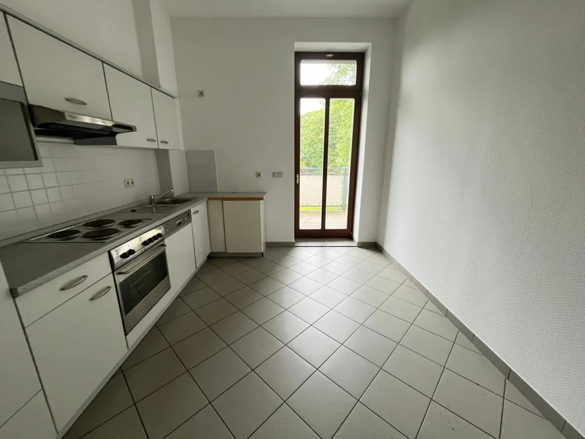 Küche mit Balkon