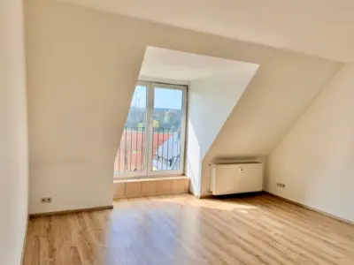 Dachgeschosswohnung in Bernsdorf mit traumhaftem Ausblick, 09337 Bernsdorf, Dachgeschosswohnung
