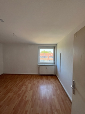 ++Aufzug und 2 Balkone mit weitem Blick über Kamp-Lintfort ++, 47475 Kamp-Lintfort (Niersenbruch), Wohnung